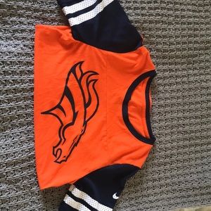 Women’s medium Broncos short sleeve